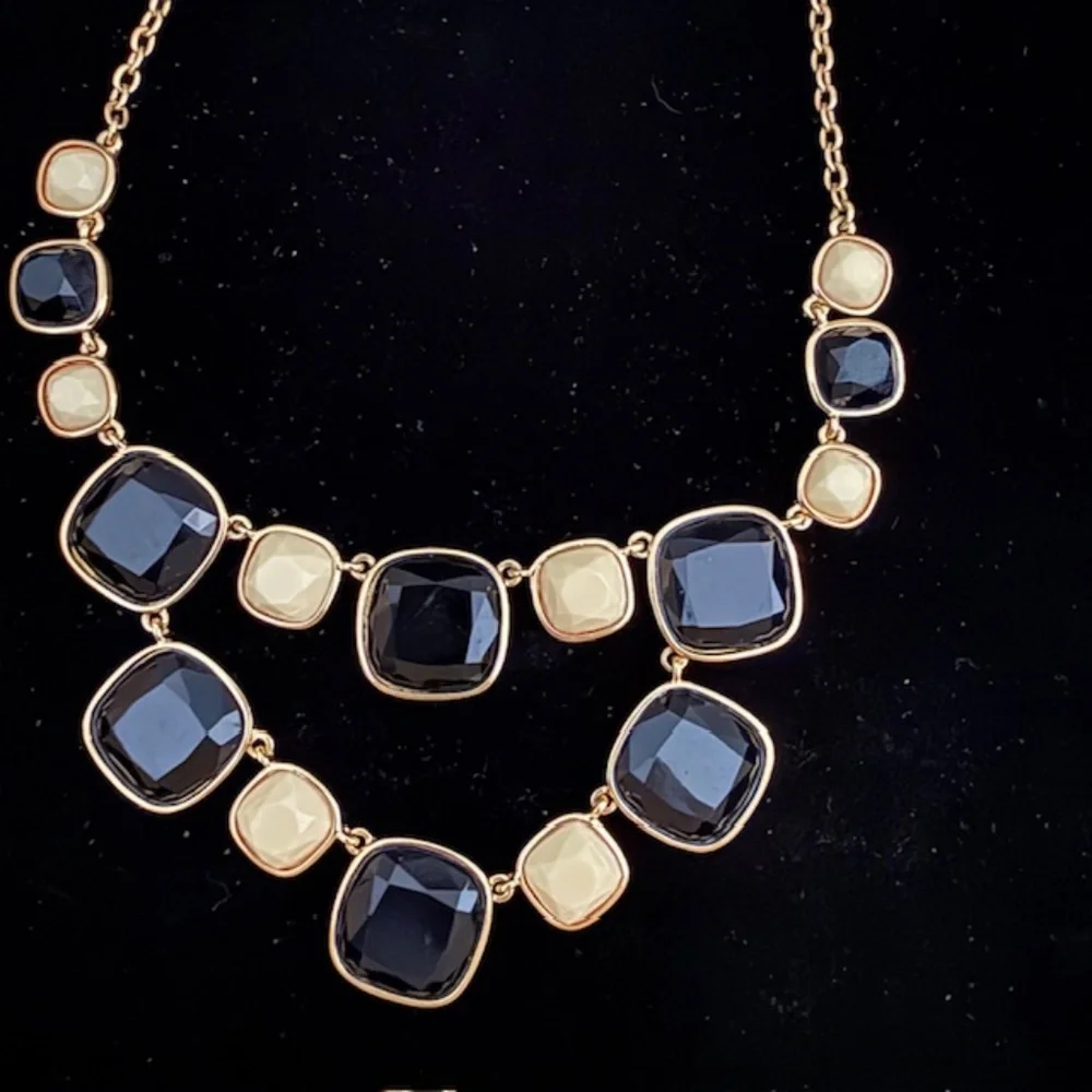 Kate Spade COBBLESTONE Black & Cream Necklace Gold Statement Adjustable EUC